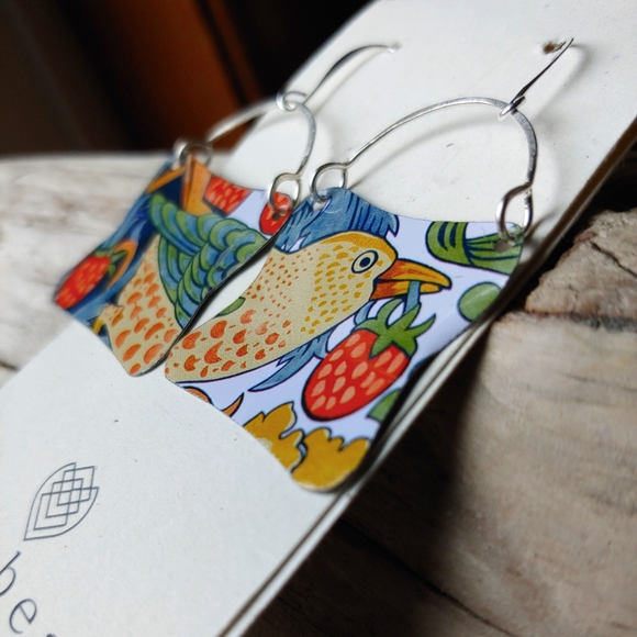 ๐SOLD๐The Strawberry Thief William Morris Folk Art Earrings - Picture 7 of 9
